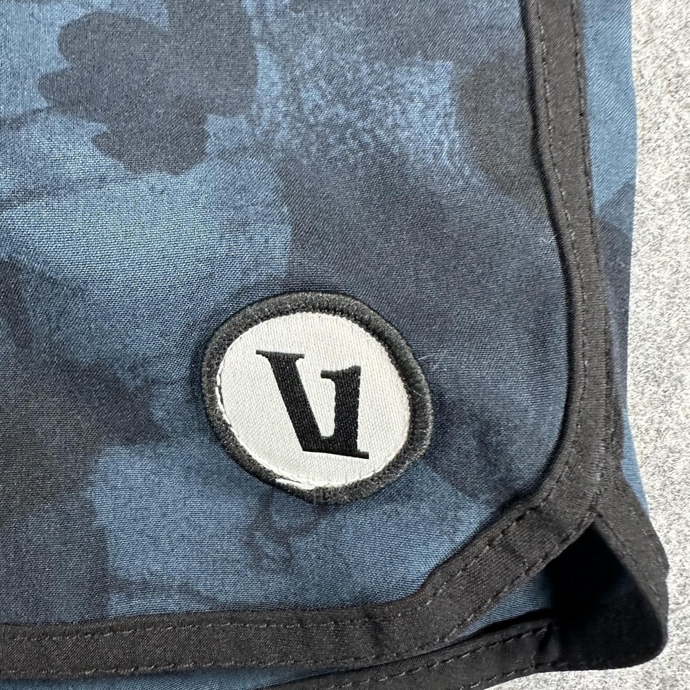 Vuori Shorts Mens 30 Blue Black Camo Cruise Board Short Hybrid Swim V314 - Picture 2 of 13
